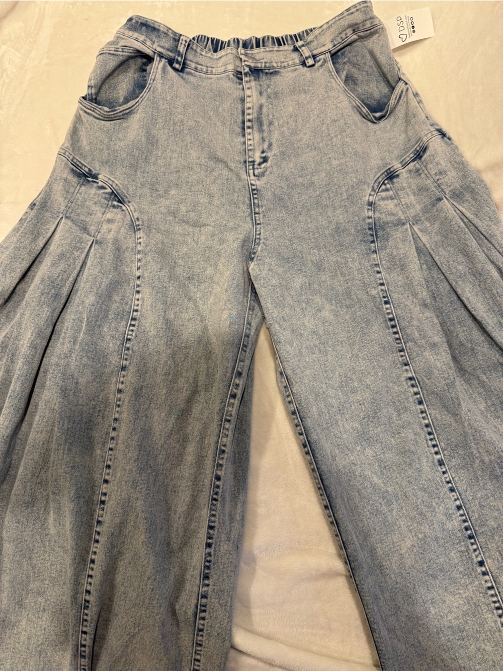 Light Wash Women’s Jeans with Elastic Waist